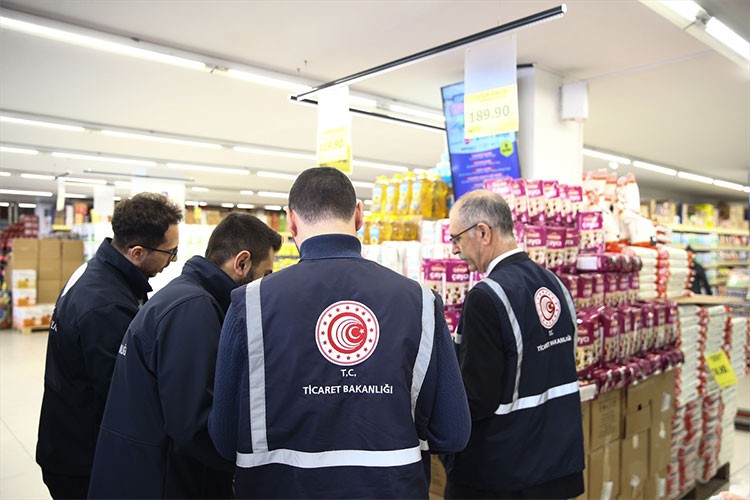 Bursa'da Ramazan Bayramı öncesi marketler denetlendi
