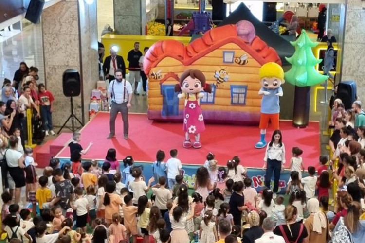 Niloya ve Arkadaşları İskenderun'a Geliyor