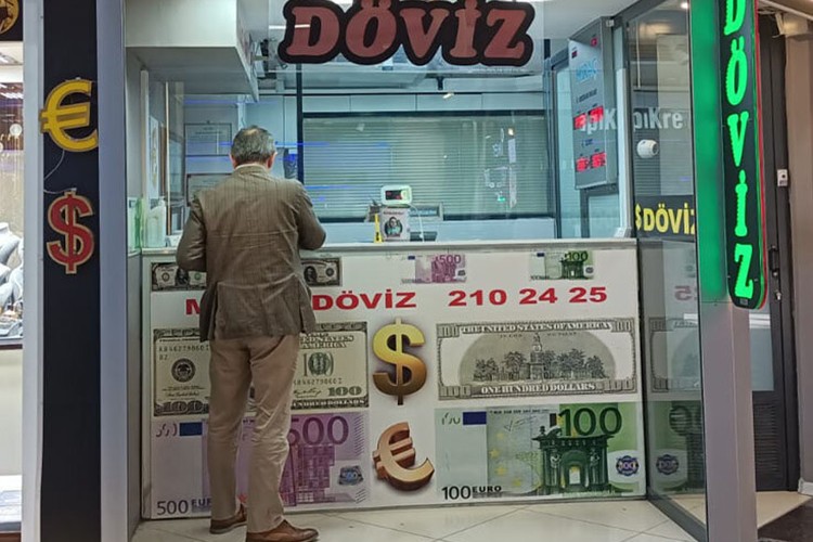 Dolar güne 47.77 liradan başladı