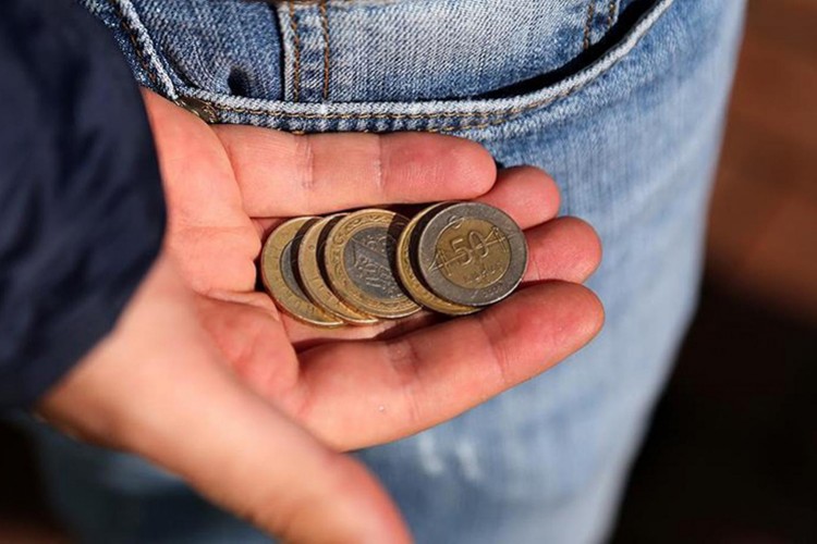 4 kişilik ailenin yoksulluk sınırı 44 bin 573 lira oldu