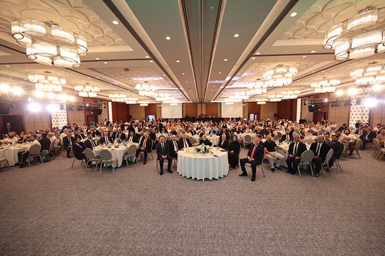 Eminevimliler tapu teslim töreninde buluştu