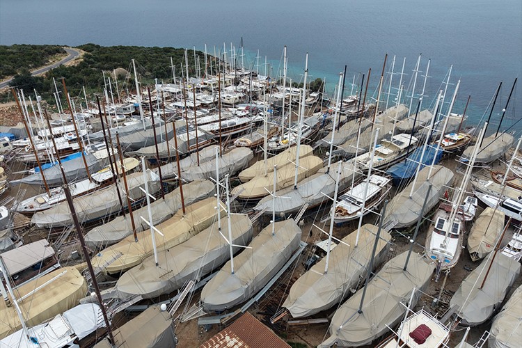 Bodrum'da yat imalatı kış aylarında da aralıksız sürüyor