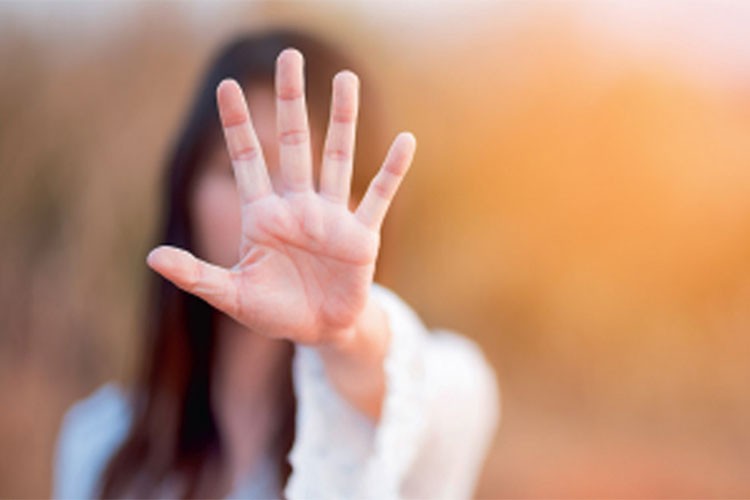 Kadına şiddet masaya yatırılıyor