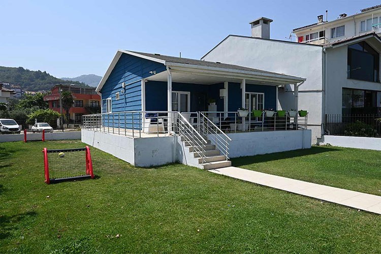 Karmod, Yemen'de prefabrik sosyal konut projesini tamamladı