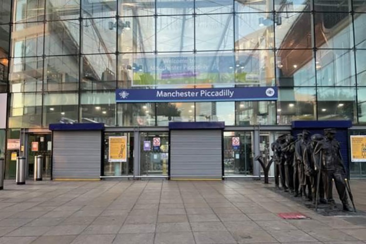 İngiltere'de demiryolu işçileri greve gitti