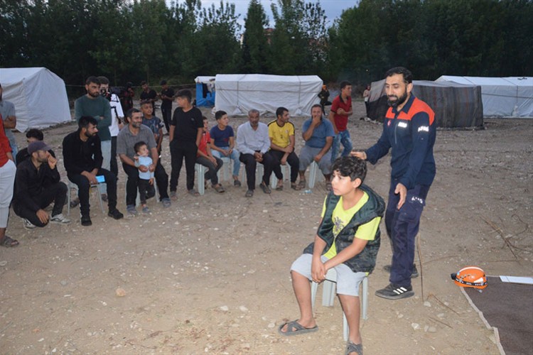 Mevsimlik fındık işçilerine ve çocuklarına afet eğitimi