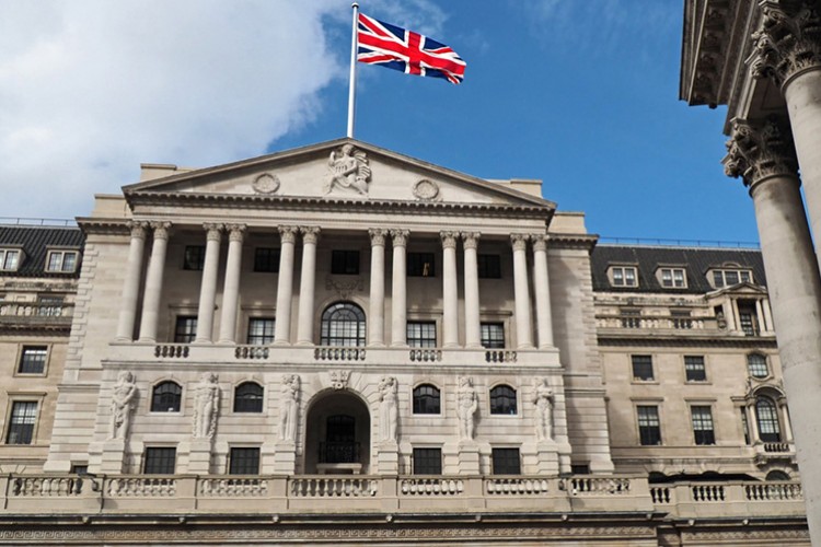 Varlık alım hedefini artırdı