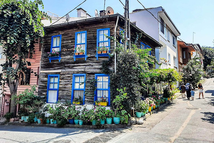 İstanbullular Adalar Çiçek Şenliği'nde buluştu