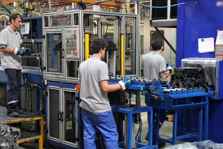 Hizmet üretimi mayısta aylık yüzde 0,4 azaldı
