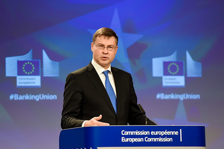 AB, enflasyonun daha da artmasını bekliyor