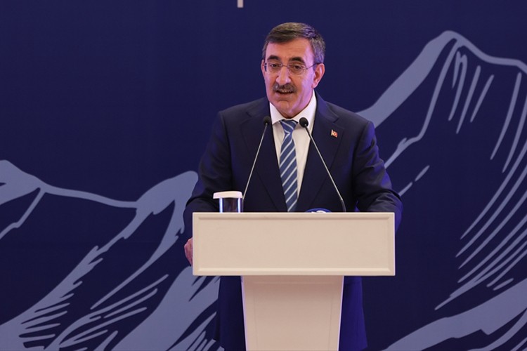 "Ticari ilişkilerimizi en üst düzeye çıkarma gayreti içindeyiz"