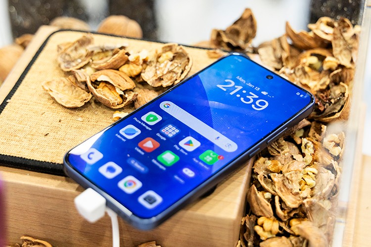 OPPO A6 Pro Türkiye'de satışta