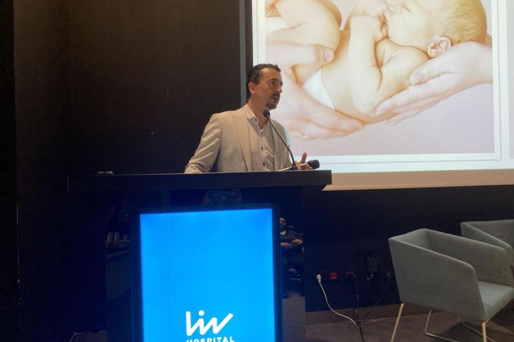 LİV HOSPİTAL GEBELİK OKULU MERAK EDİLENLERİ YANITLADI