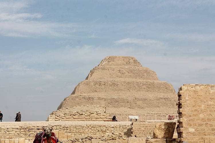 Göğe uzanan basamaklar – Sakkara Piramidi