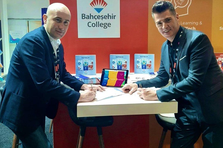 Dijital geleceğe taşıyacak