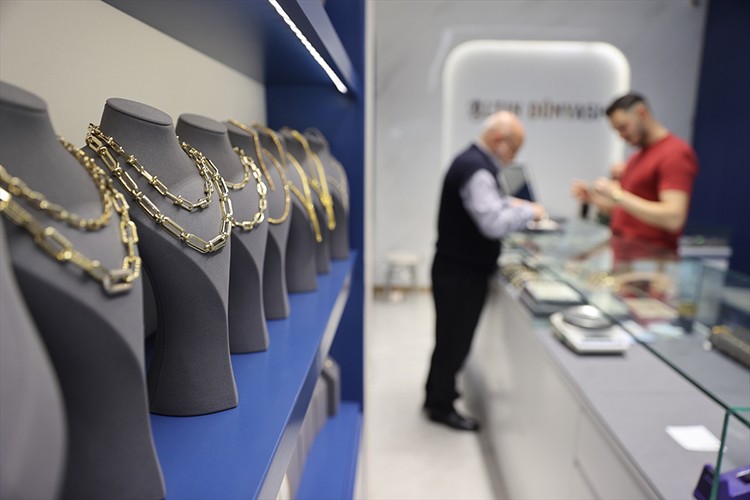 Altının kilogramı 4 milyon 466 bin 12,50 liraya geriledi