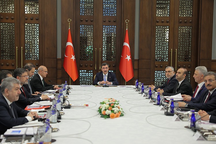 "Enflasyonla mücadele etkin ve kararlı adımlar atacağız"