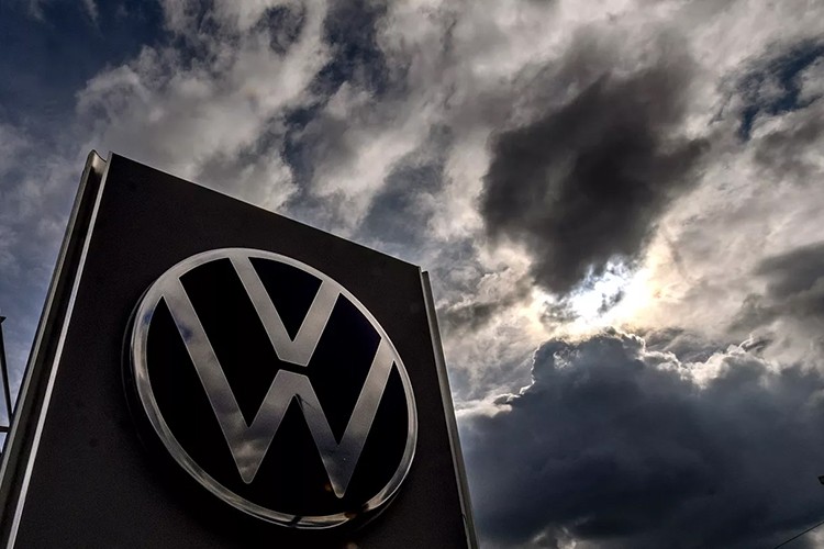 Tarifelerinin Volkwagen'e 5 milyar avro yük getirmesini bekleniyor