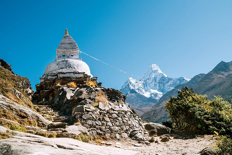 Nepal'in beyaz zirveleri