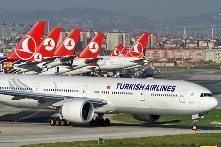 Uçuşlara verdiği arayı uzattı