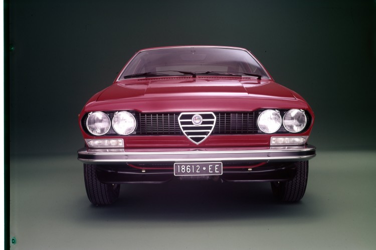 Alfa Romeo, İki Efsanevi Modelin Yıl Dönümünü Kutluyor