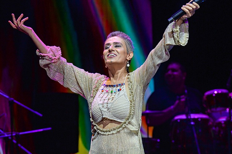 Sahnede pearuk çıkardı