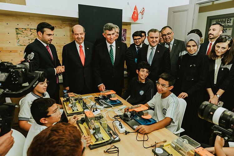 Bilim Lefkoşa Selçuk Bayraktar'ın Katılımıyla Açıldı