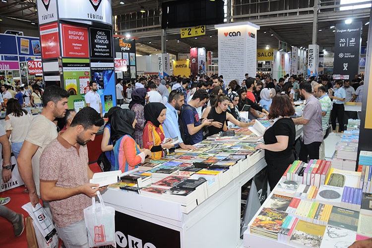 Samsun, Diyarbakır ve İstanbul'da kitapseverler buluşuyor