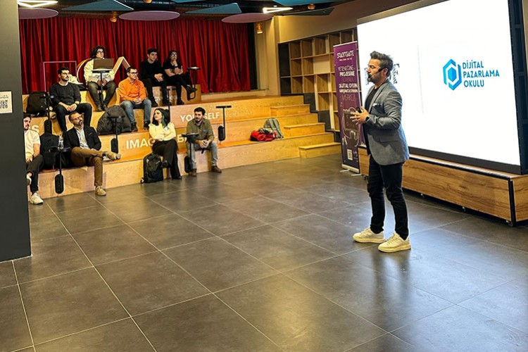 Digital World Talks Etkinliğinin İlki StartGate'de Gerçekleşti