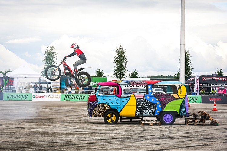 V Weekand çin geri sayım başladı