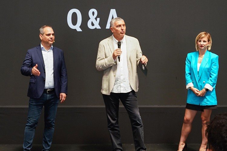 Mercedes-Benz Türk'ten Yerli Tedarikçi ile Deniz Aşırı İhracat!