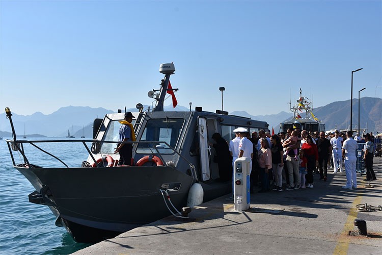 Muğla'da askeri gemiler ve botlar ziyarete açıldı