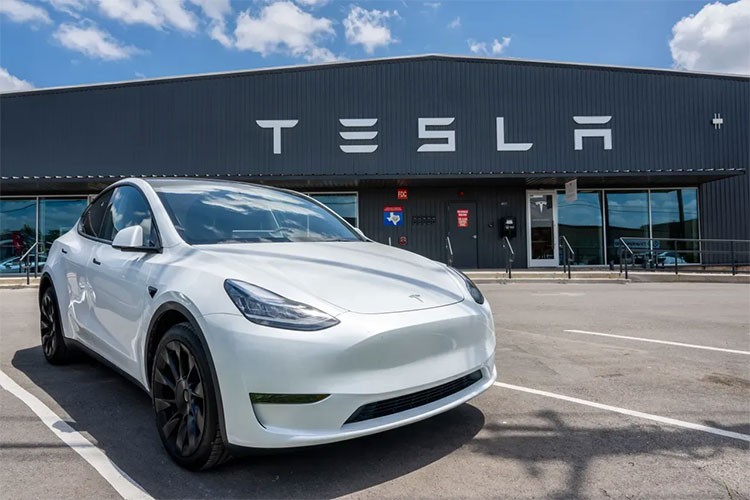 ABD'deki yaklaşık 2,6 milyon Tesla otomobili incelenecek