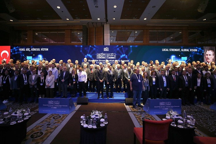 Ulusal Süt Zirvesi Antalya'da başladı