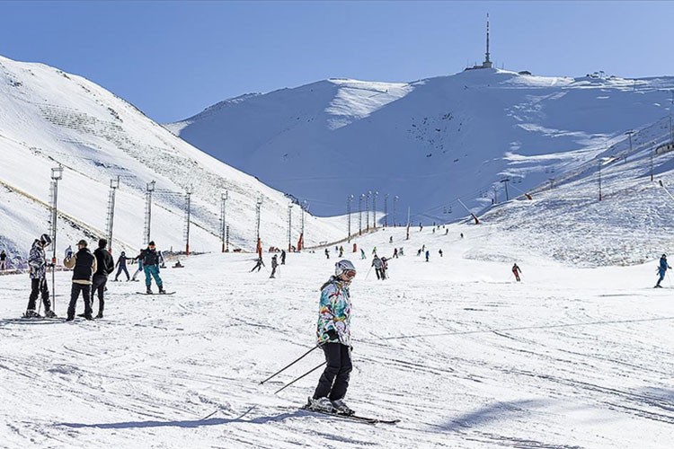 Kayak merkezlerinde en fazla kar Palandöken'de ölçüldü
