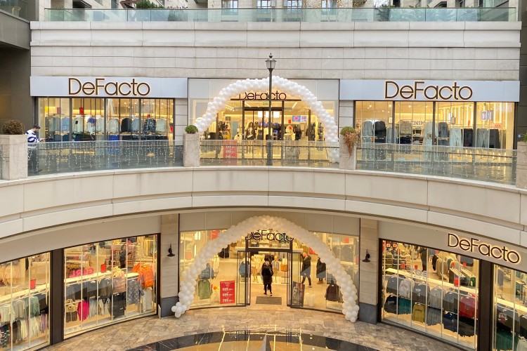 DeFacto yeni mağazasını Piyalepaşa Bulvar AVM'de açtı