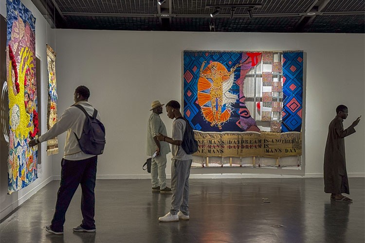Afrika'nın en büyük çağdaş sanat etkinliği Dakar'da devam ediyor