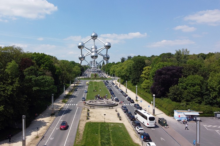 Brüksel'in simgesi Atomium drone ile havadan görüntülendi