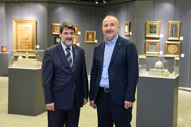 Kuveyt Türk'ten 'Gelenekten Gelenler' sedef-metal-ahşap naht oygu sergisi