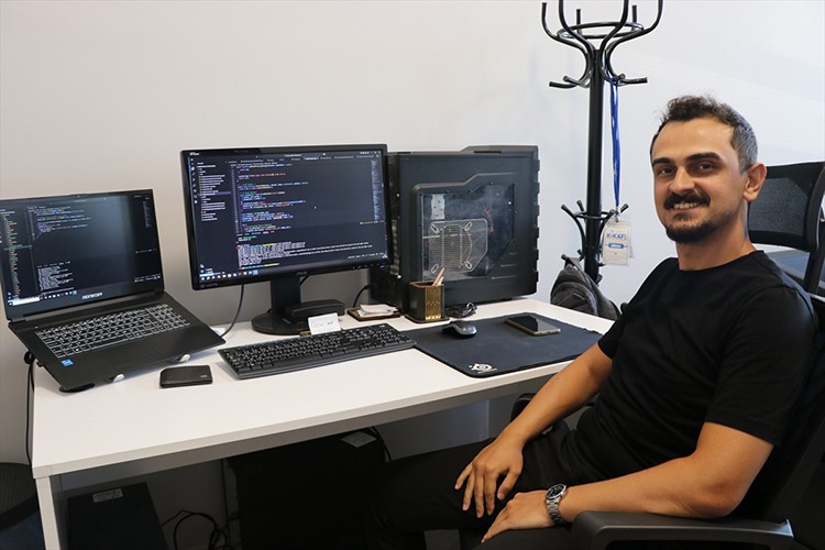 Geliştirdiği yazılımlarla ihracat hedefliyor