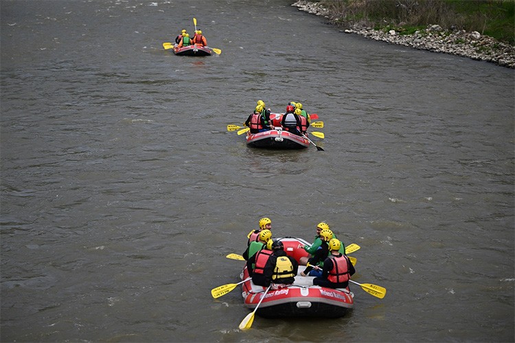 Melen Çayı'nda rafting sezonu açıldı