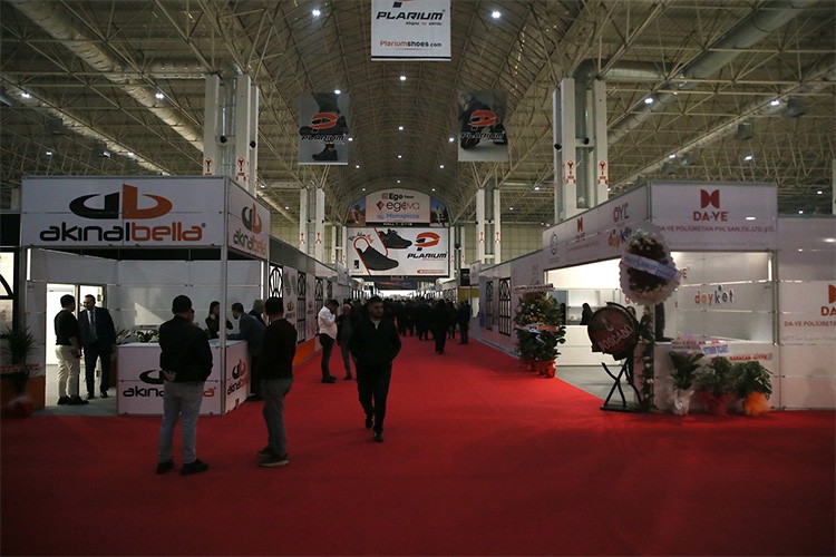 Uluslararası Ayakkabı, Terlik, Saraciye ve Yan Sanayi Yaz Fuarı" açıldı