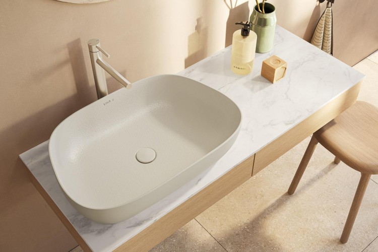 VitrA'dan geri dönüştürülmüş seramik lavabosu