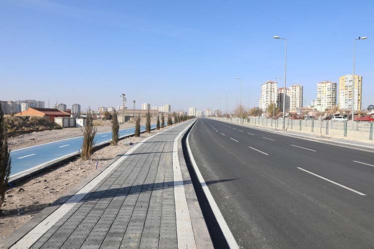 Hayırsever Dr. Sami İpek'in adı o caddeye verildi