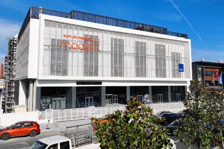 Model Kuyum Merkezi'nde 18 ay vade imkanı