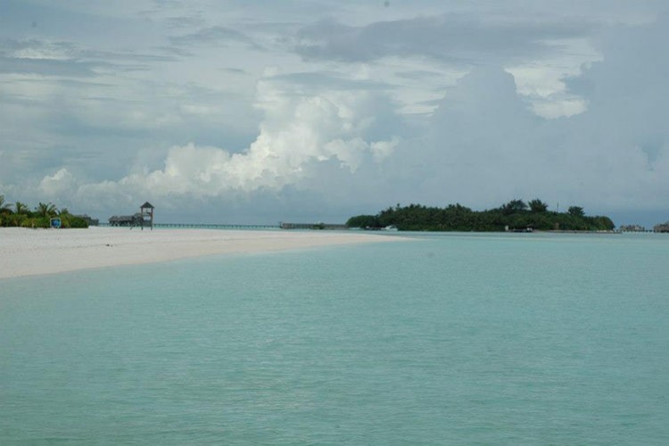 Maldivler mavinin bin bir tonunda kaybolmaktır