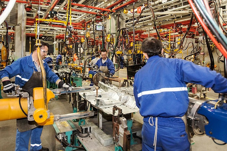 İngiltere'de sanayi üretimi en düşük düzeyde