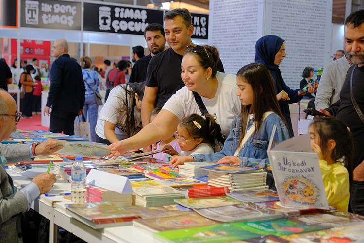 Diyarbakır'da kitap şöleni başladı