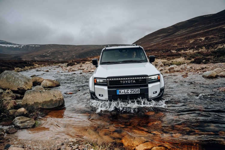 Yeni Toyota Land Cruiser Yeni Nesliyle Maceracı Kimliğini Daha da Güçlendirdi