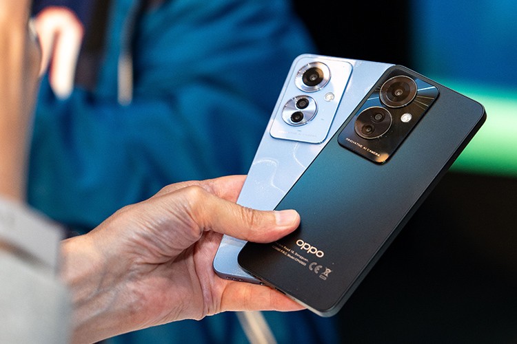 OPPO'nun yeni modeli Reno11 F 5G, Roberto Carlos'un katıldığı renkli etkinlikle tanıtıldı